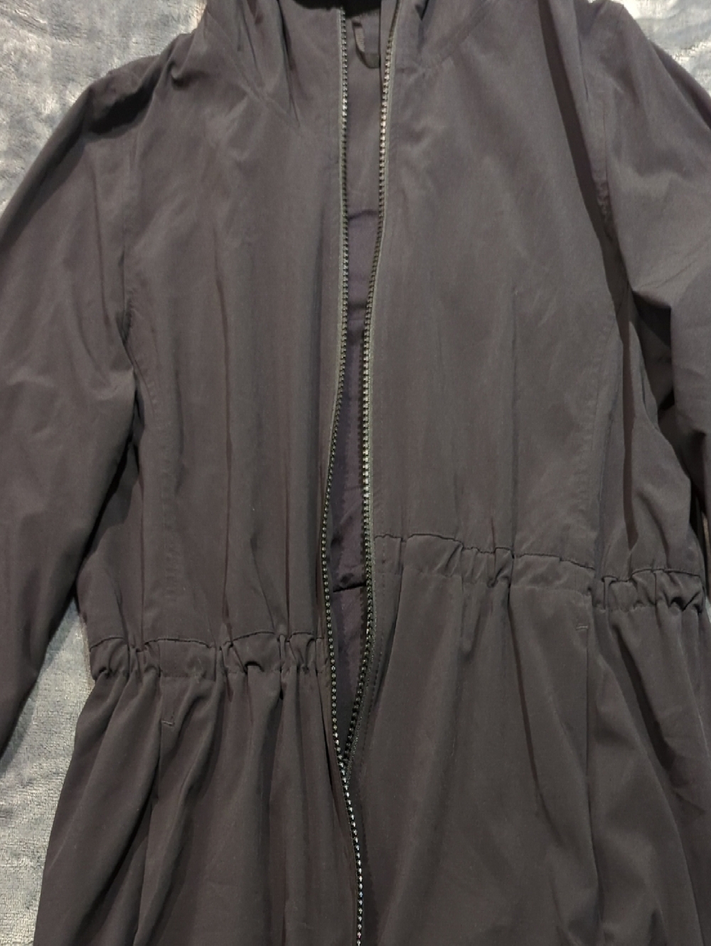 Lululemon Rain Jacket Size 4 - Picture 15 of 16